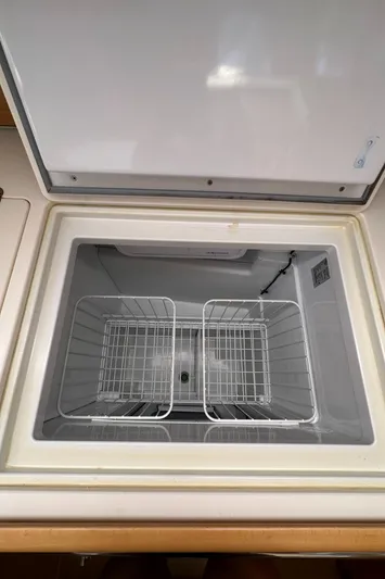 Point Final Yacht Photos Pics 