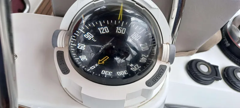 Point Final Yacht Photos Pics 