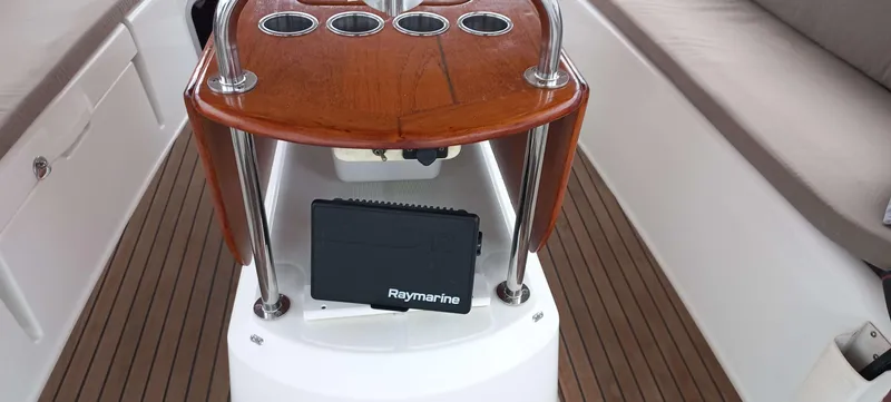 Point Final Yacht Photos Pics 