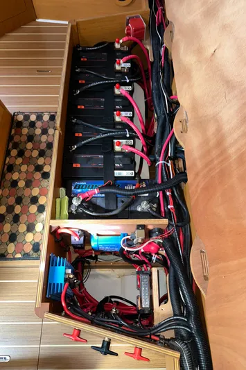 Point Final Yacht Photos Pics 