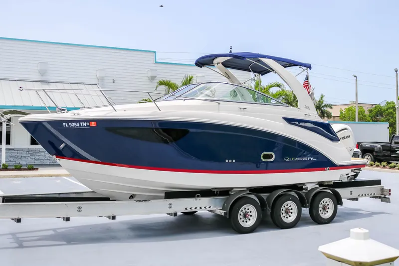  Yacht Photos Pics 2023 Regal 26 XO - Side profile on trailer