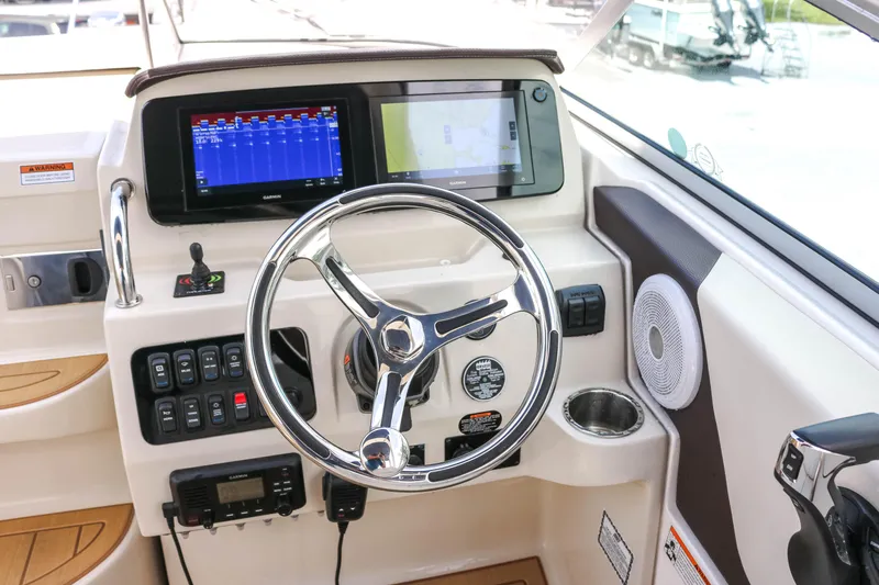  Yacht Photos Pics 2023 Regal - Helm