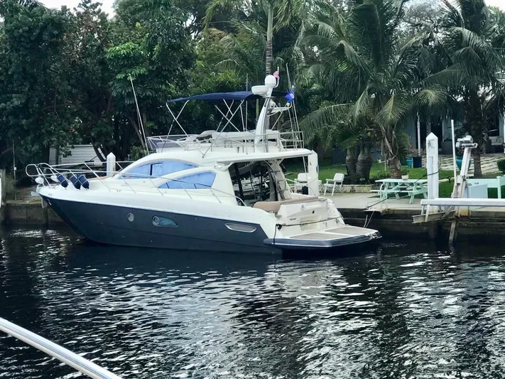 Family Affair Yacht Photos Pics 