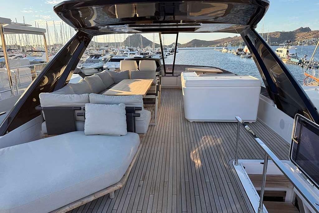 2023 Ferretti Yachts 78 