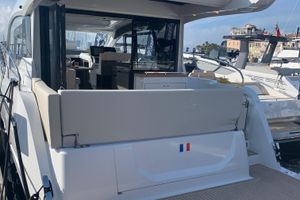 2023 Sealine C390