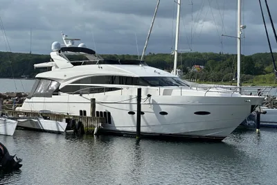 2011 Princess 72 MY