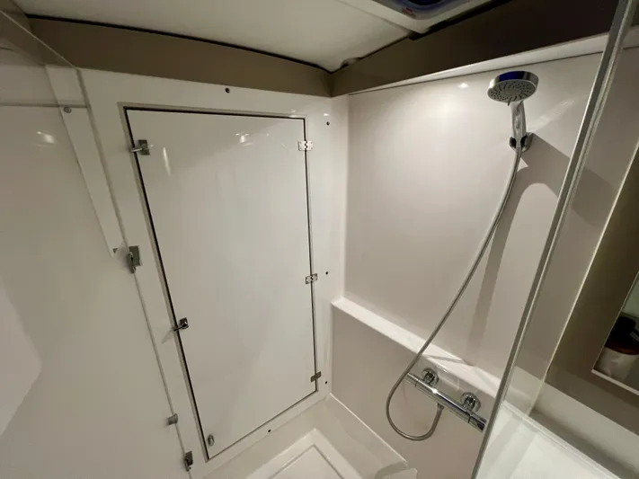 Amihan Yacht Photos Pics Modern shower area in 2023 Fountaine Pajot Isla 40 catamaran.