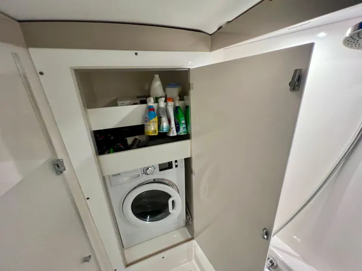 Amihan Yacht Photos Pics 