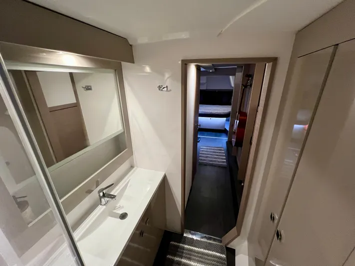 Amihan Yacht Photos Pics 