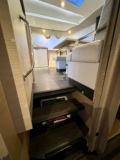 Amihan Yacht Photos Pics 