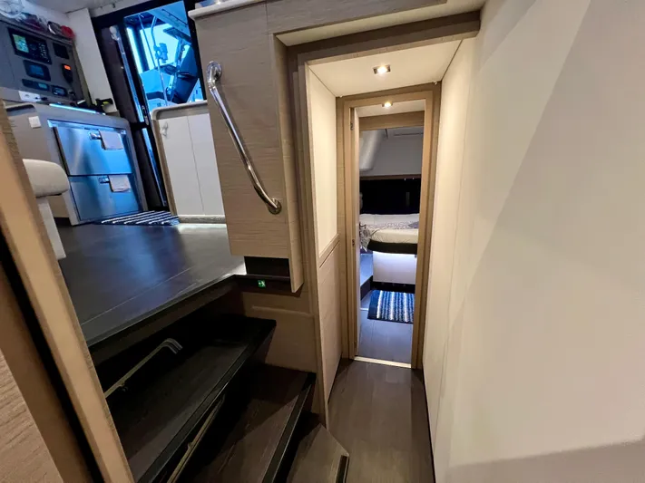 Amihan Yacht Photos Pics 