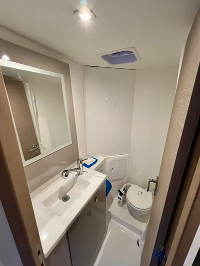 Amihan Yacht Photos Pics 