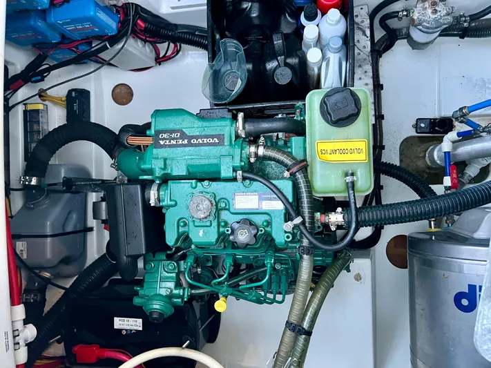 Amihan Yacht Photos Pics 