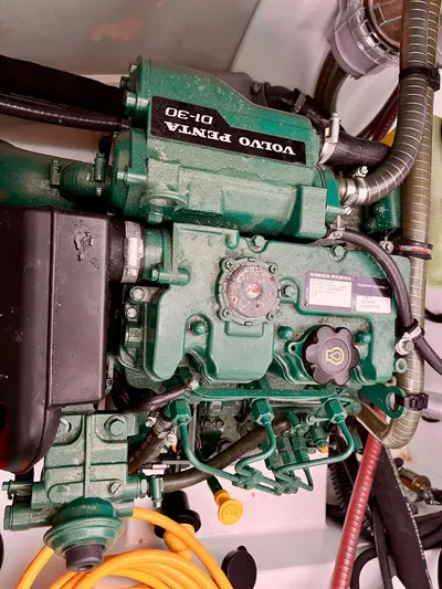 Amihan Yacht Photos Pics 