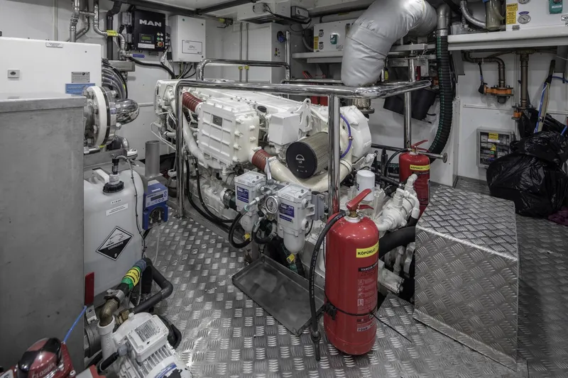 Ezgy Yacht Photos Pics EZGY - 78