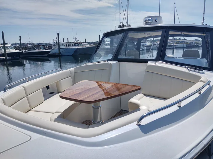 Coco Yacht Photos Pics MJM 3 Coco fwd seating and hi-lo table