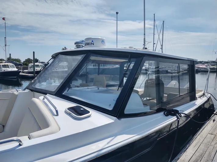 Coco Yacht Photos Pics MJM 3 Coco pilothouse