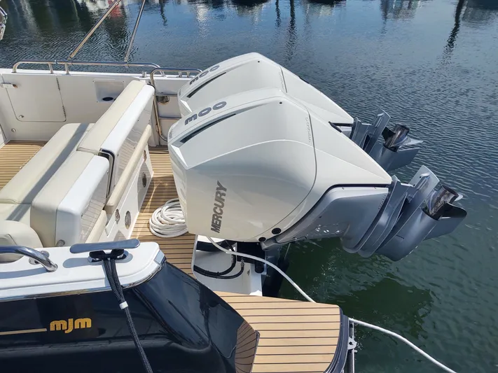 Coco Yacht Photos Pics MJM 3 Coco Mercury Verado V8 300's