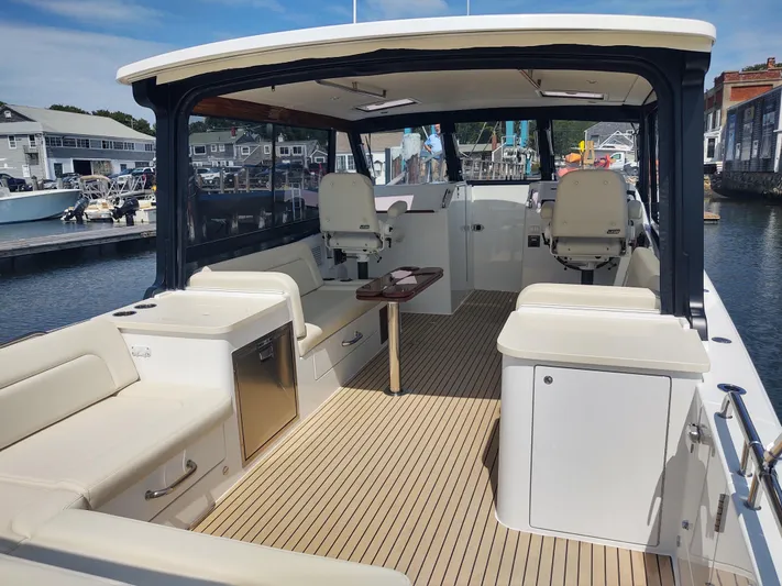 Coco Yacht Photos Pics MJM 3 Coco cockpit and helm deck