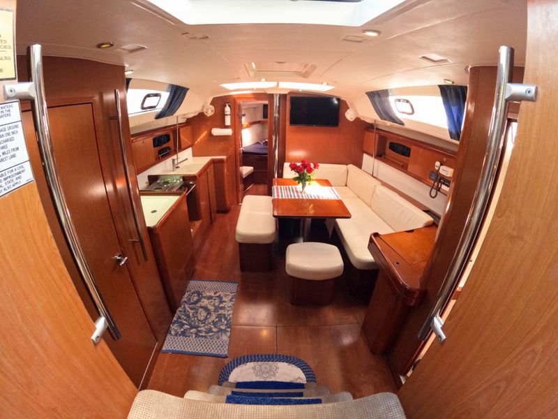 2011 Beneteau Oceanis 43