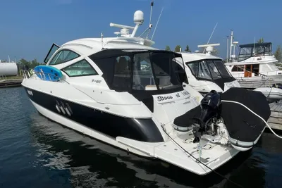 Cruisers Yachts 540 Sports Coupe