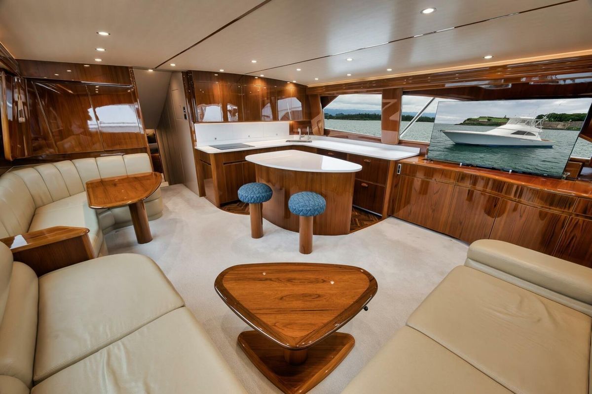 2014 Viking 62 