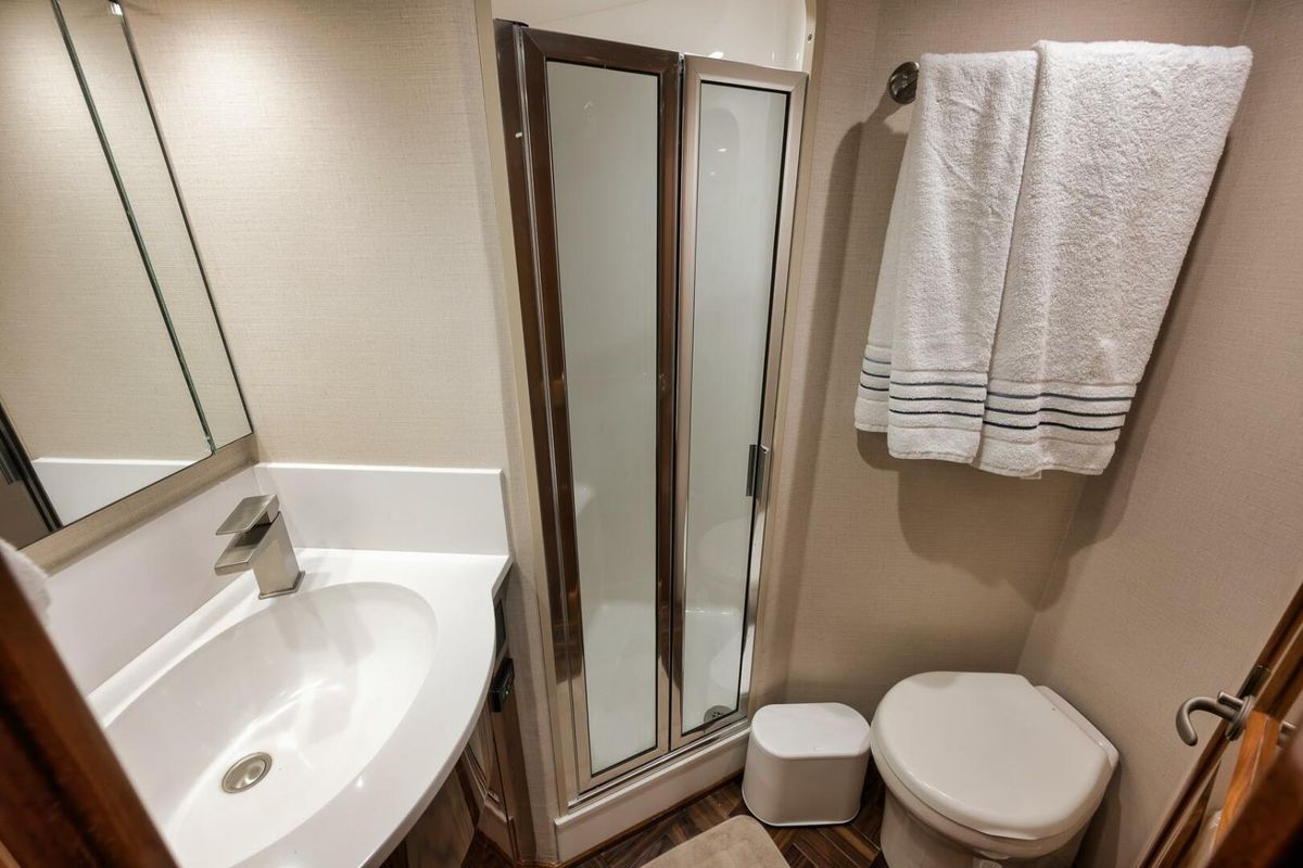 2014 Viking 62 