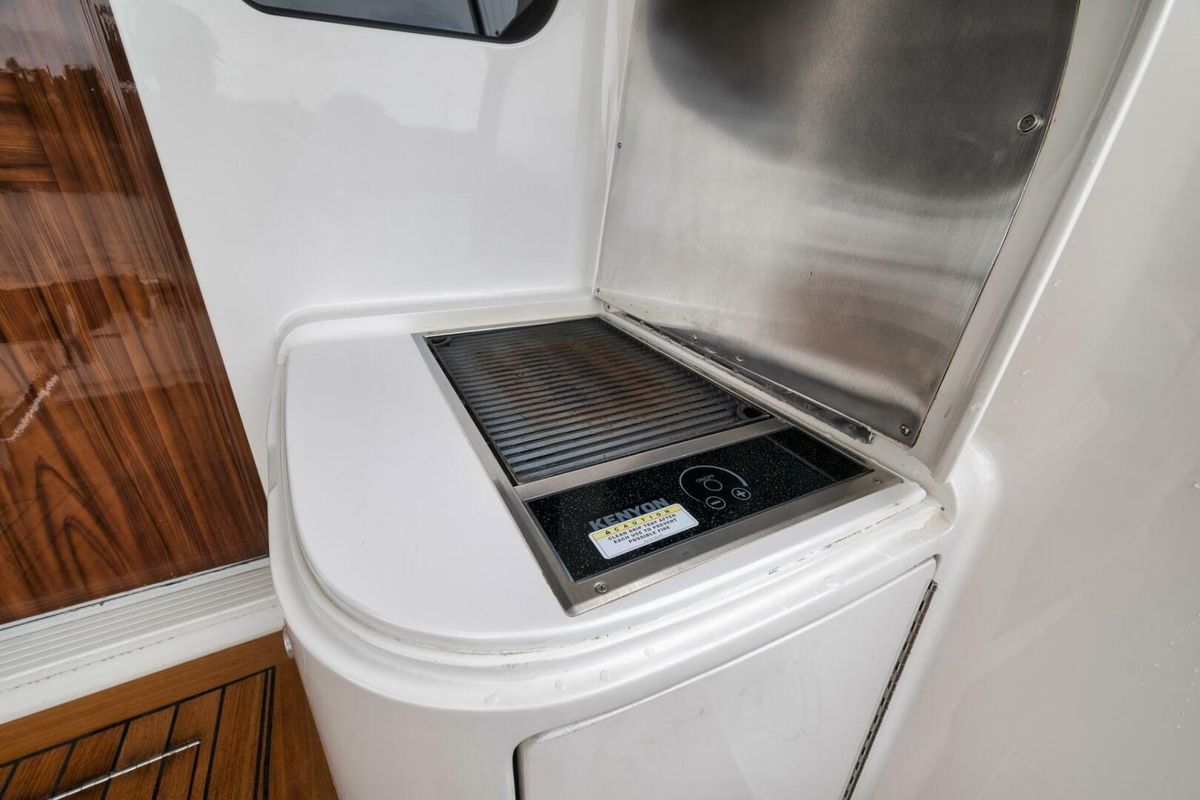 2014 Viking 62 