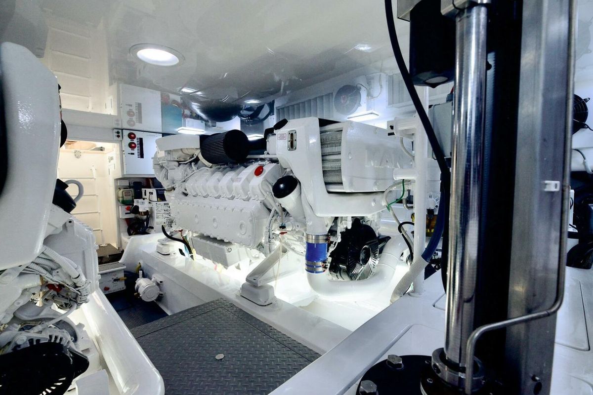 2014 Viking 62 