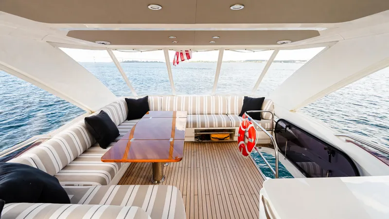 Uno Yacht Photos Pics 