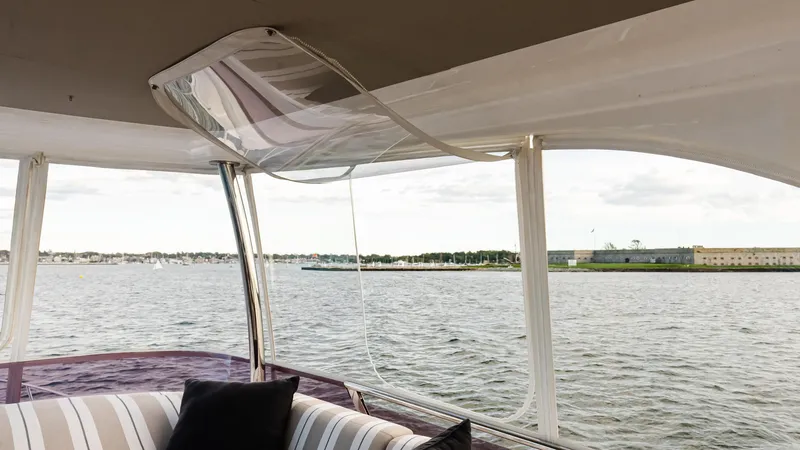 Uno Yacht Photos Pics 