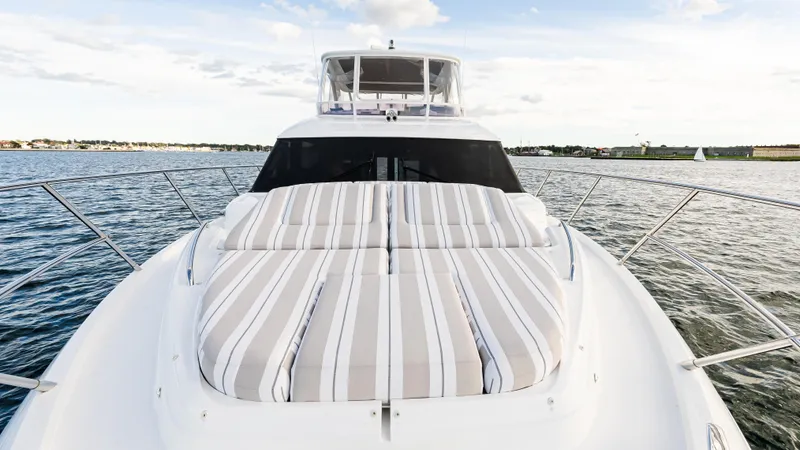 Uno Yacht Photos Pics 