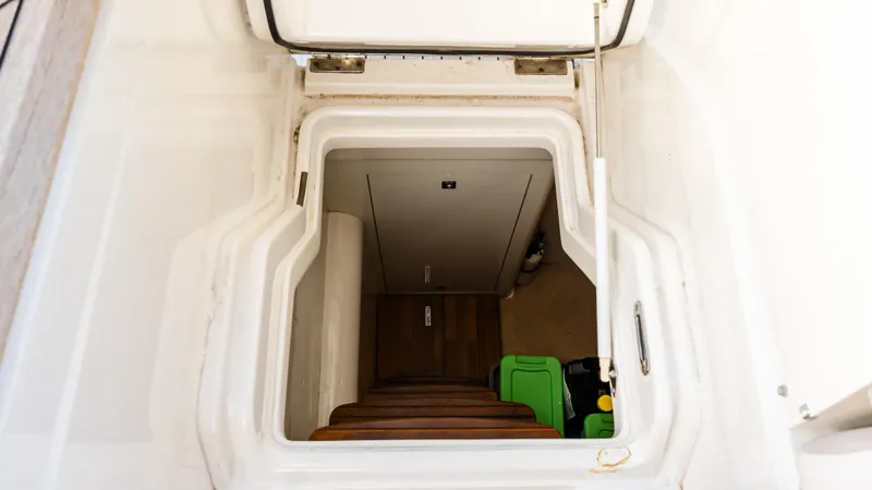 Uno Yacht Photos Pics 