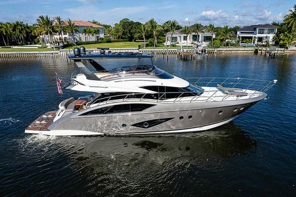 2013 Marquis 630 Sport Yacht