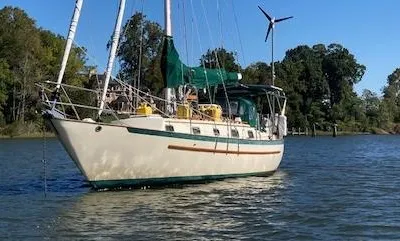 Pacific Seacraft 37 Cutter