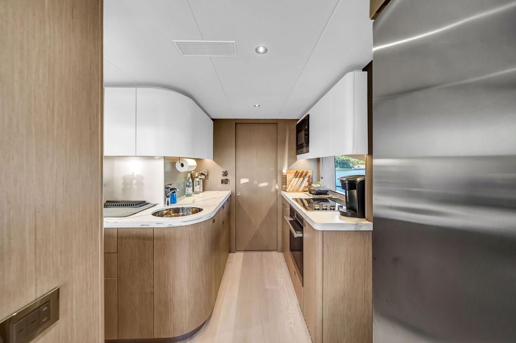 2021 Sunseeker 86 