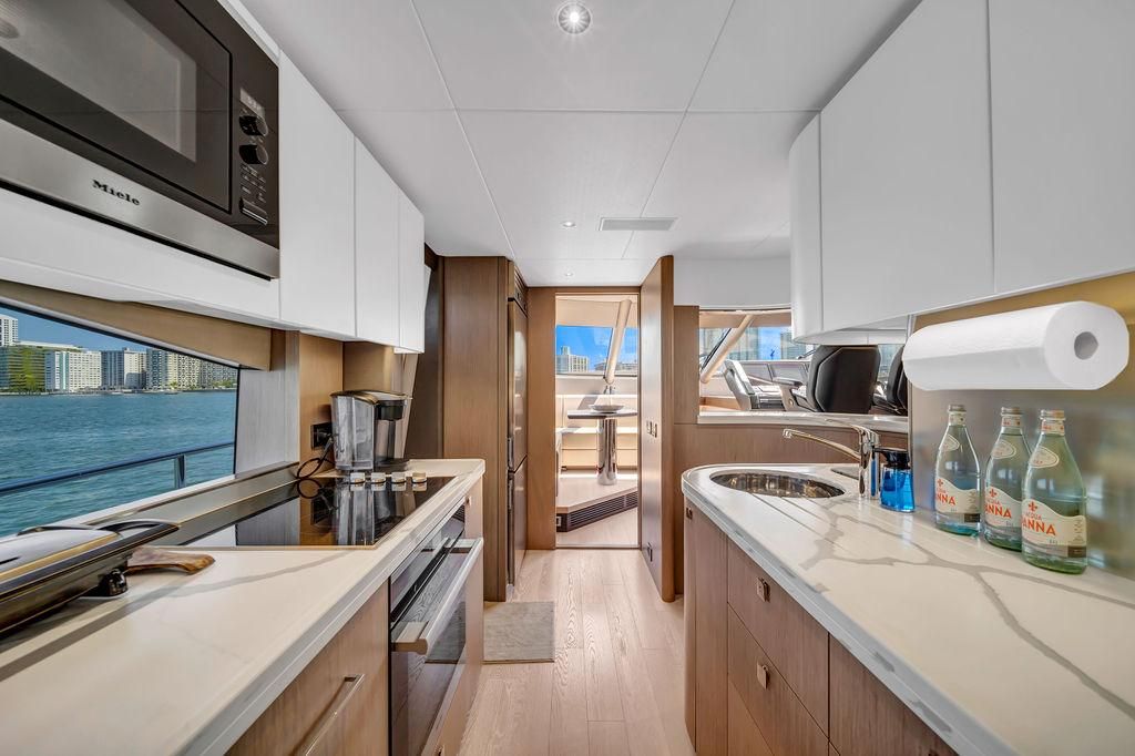 2021 Sunseeker 86 