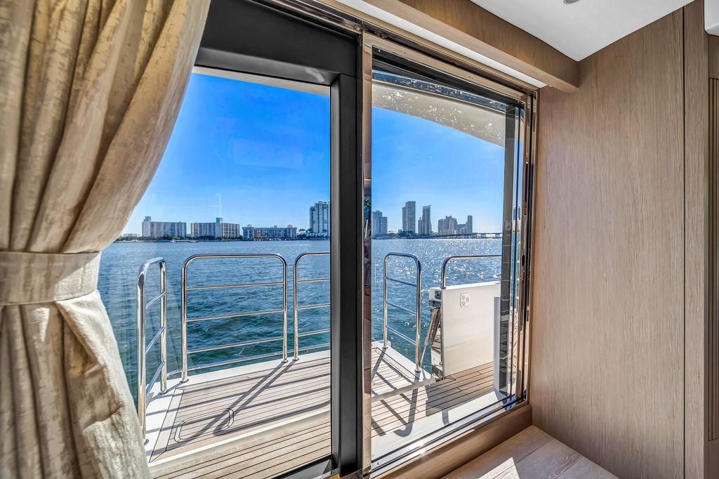 2021 Sunseeker 86 