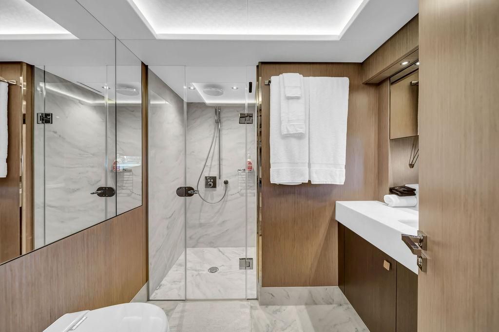 2021 Sunseeker 86 