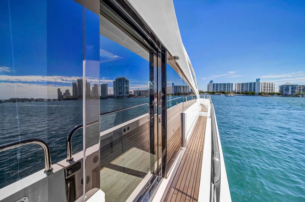 2021 Sunseeker 86 