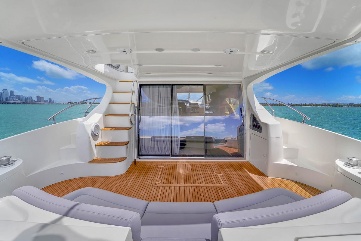2008 Azimut 65 