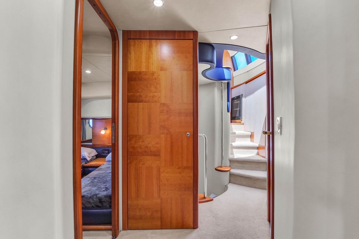 2008 Azimut 65 