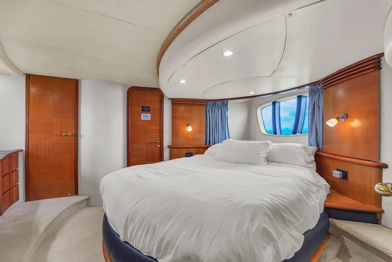 Bellami Too Yacht Photos Pics 