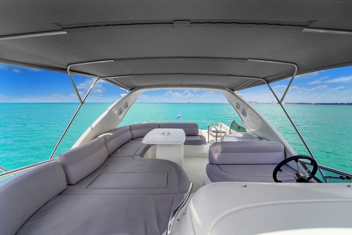 2008 Azimut 65 
