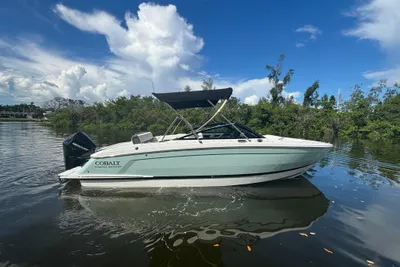 Cobalt R4 Outboard
