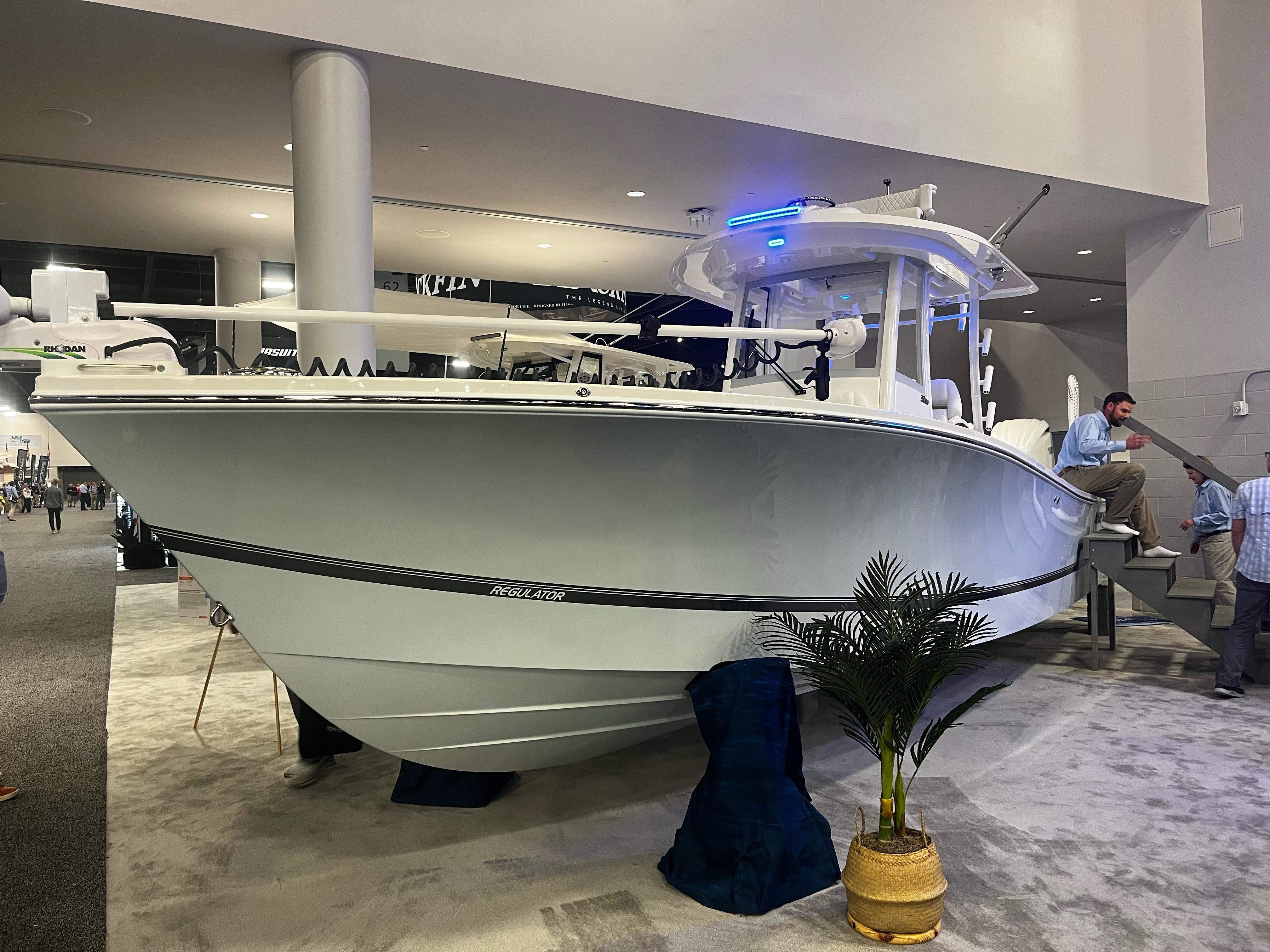 2023 Regulator 30XO Bateaux à console centrale à vendre YachtWorld