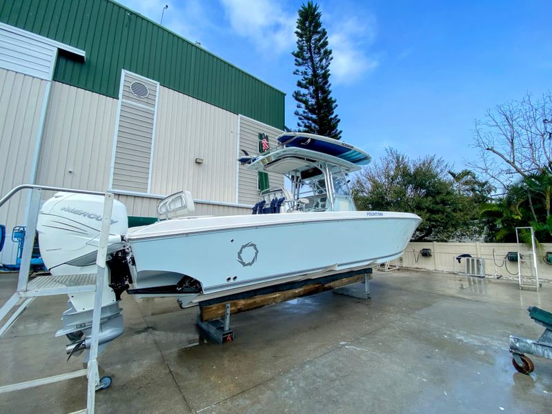 2011 Fountain 34 Center Console