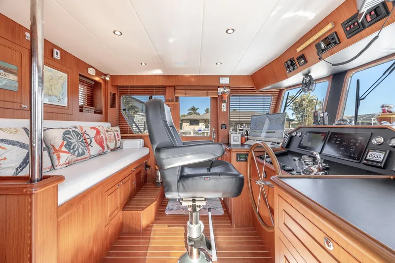 Proost Yacht Photos Pics 