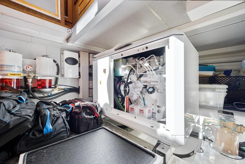 Proost Yacht Photos Pics 