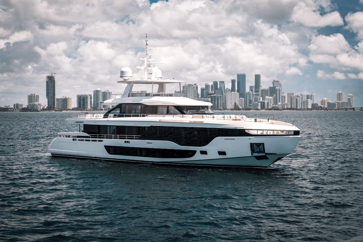 2025 Azimut 115